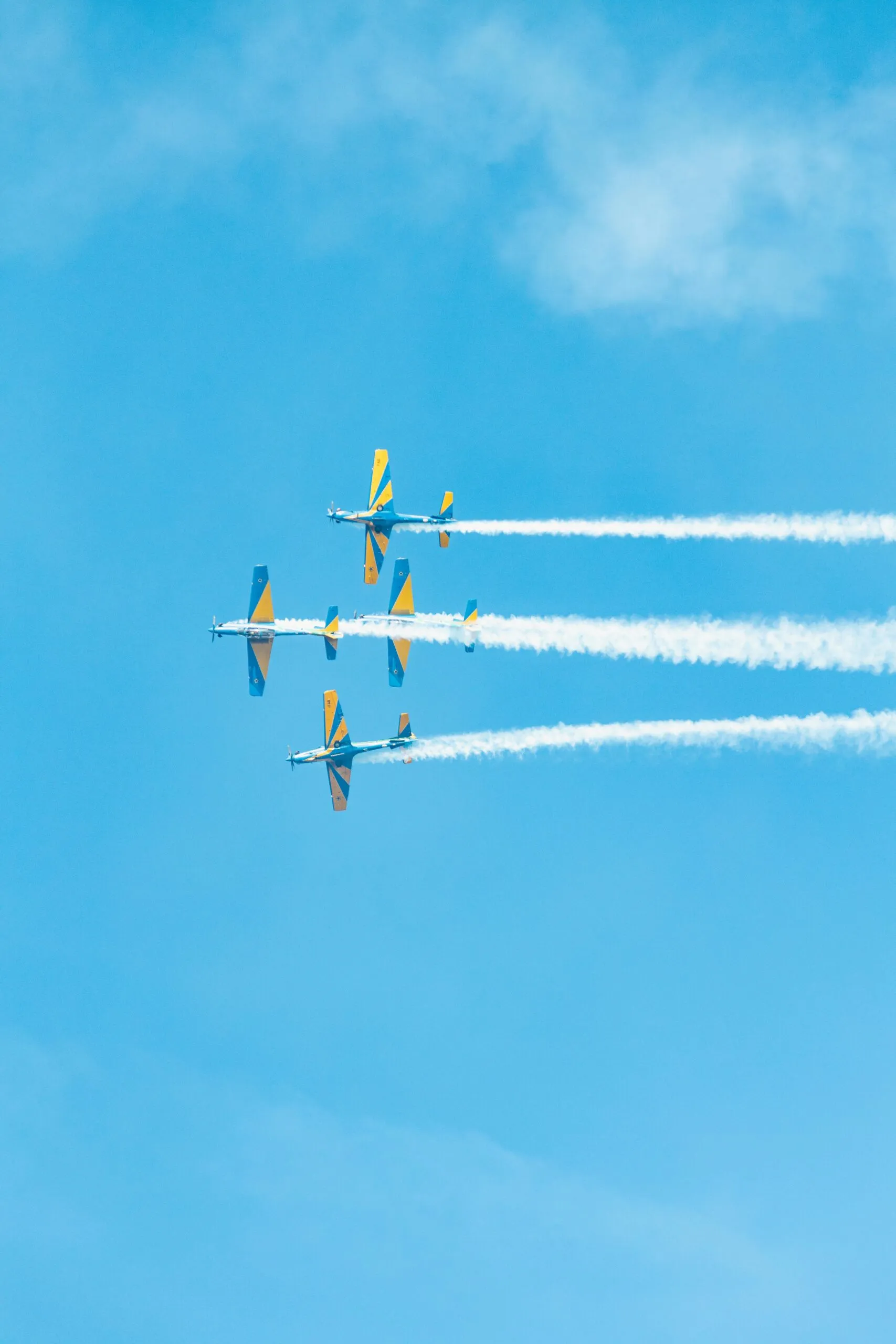 Groupe-avions-en-vol-pexels-cristyan-bohn
